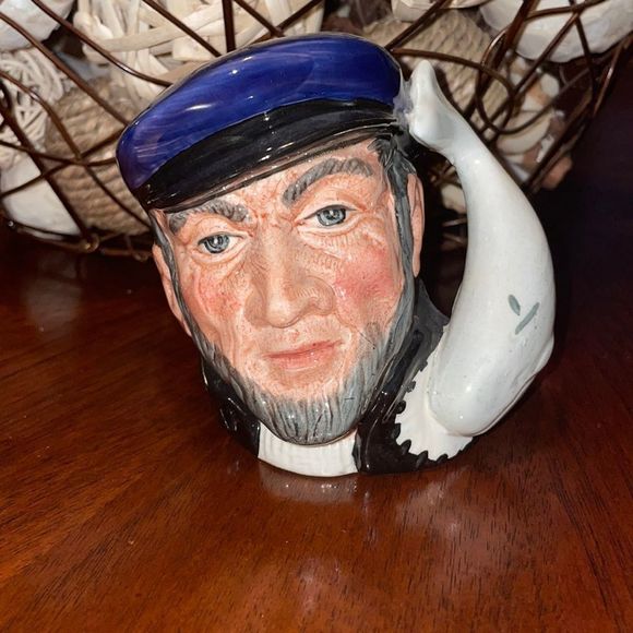 VTG 1958 authentic Doulton Captain Ahan small Toby Mug - Picture 1 of 4